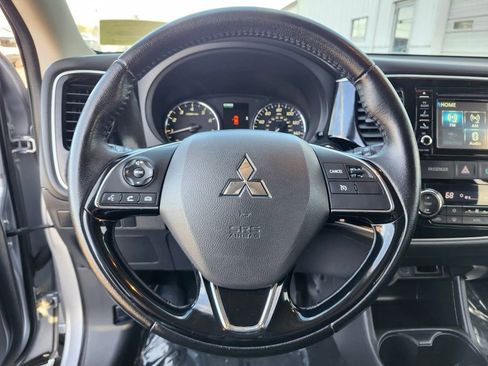 Used 2016 Mitsubishi Outlander SE AWD/4WD image 25