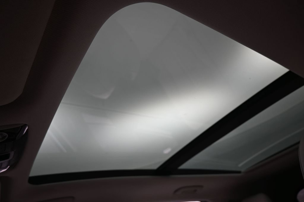 Used 2024 Kia Sorento S w/ Panoramic Sunroof Package FWD image 30