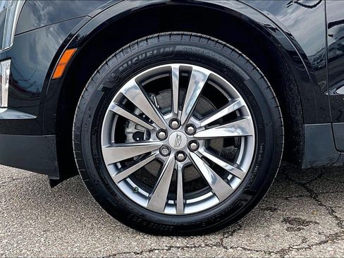 Used 2025 Cadillac XT5 Premium Luxury AWD/4WD image 9