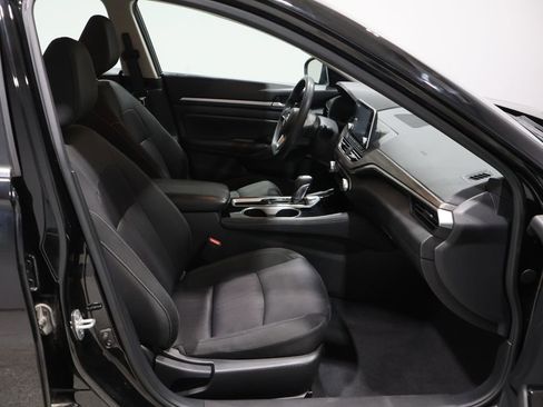 Used 2023 Nissan Altima 2.5 SV image 23