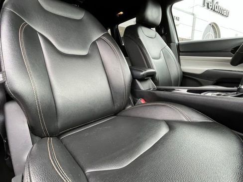 Used 2024 Jeep Compass Limited image 29