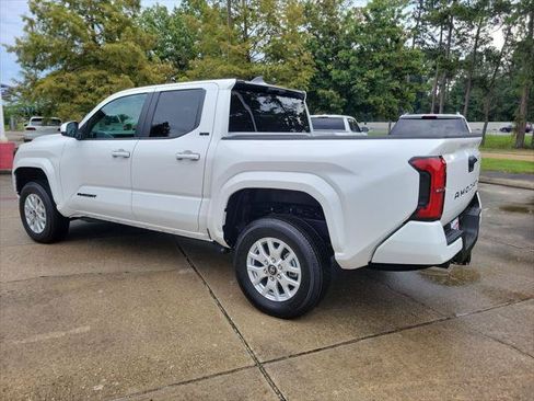 Certified 2026 Toyota Tacoma SR5 AWD/4WD image 3