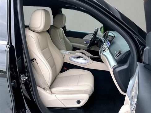 Certified 2025 Mercedes-Benz GLS 450 4MATIC image 9