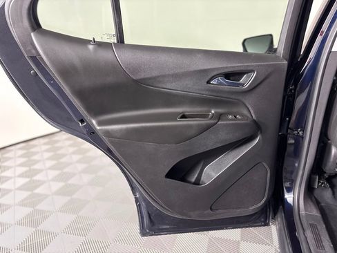 Used 2021 Chevrolet Equinox LT FWD image 38