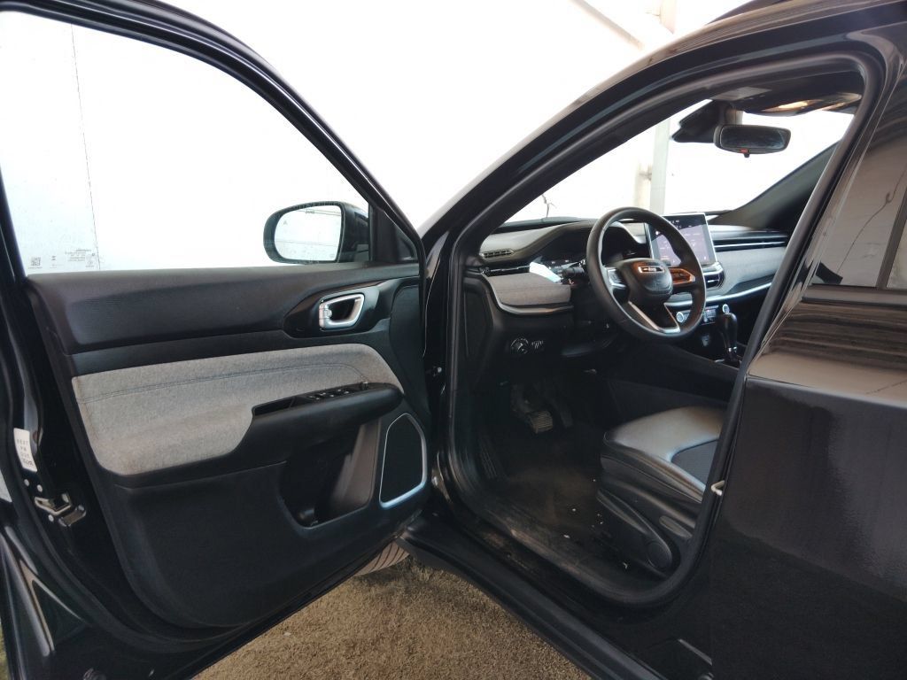 Used 2024 Jeep Compass Latitude AWD/4WD image 20