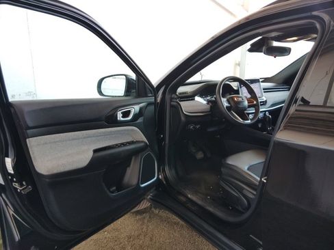 Used 2024 Jeep Compass Latitude AWD/4WD image 20