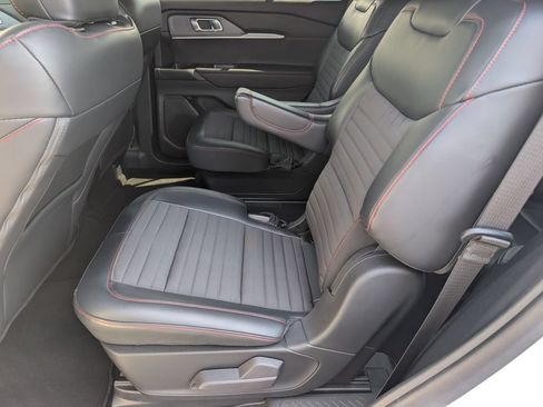 Used 2025 Ford Explorer ST-Line AWD/4WD image 12
