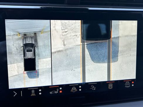 Certified 2025 GMC Sierra 2500 Denali Ultimate image 30