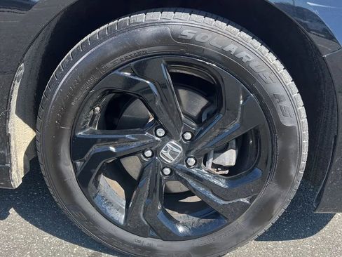 Used 2019 Honda Accord EX image 18