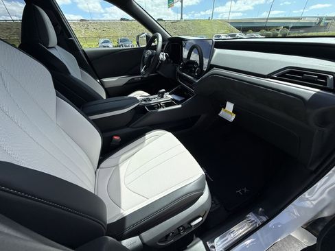 New 2026 Lexus TX 500h AWD image 15