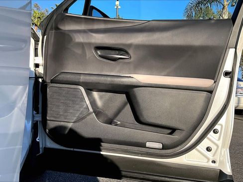 Used 2023 Lexus UX 250h FWD image 21