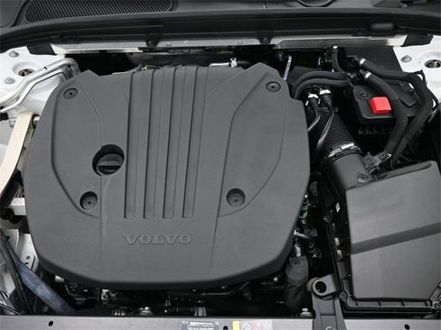 Used 2024 Volvo S60 B5 Plus image 36