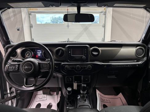 Used 2018 Jeep Wrangler Sport AWD/4WD image 18