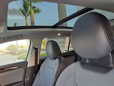 New 2026 Volkswagen Tiguan SE image 8