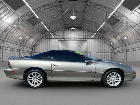 Used 2002 Chevrolet Camaro Z28 w/ SS Performance/Appearance Pkg image 6