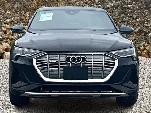 Used 2022 Audi e-tron Premium Plus w/ Premium Plus Package image 3