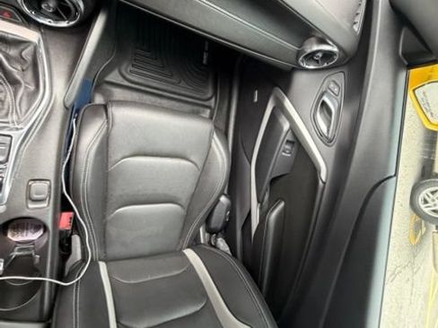 Used 2016 Chevrolet Camaro LT RWD image 8