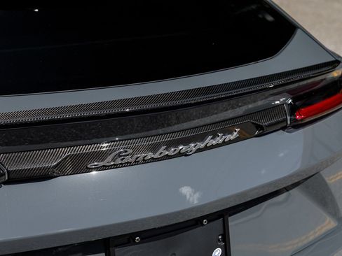 Used 2023 Lamborghini Urus Performante AWD/4WD image 14