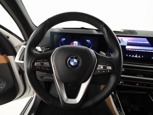 Used 2024 BMW X5 xDrive50e image 13