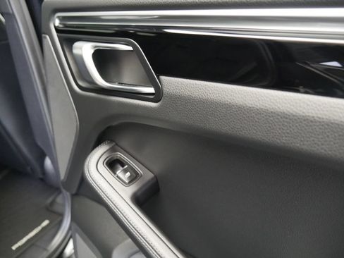 Certified 2023 Porsche Macan Turbo AWD/4WD image 26