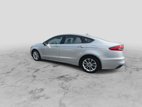 Used 2019 Ford Fusion SE image 6