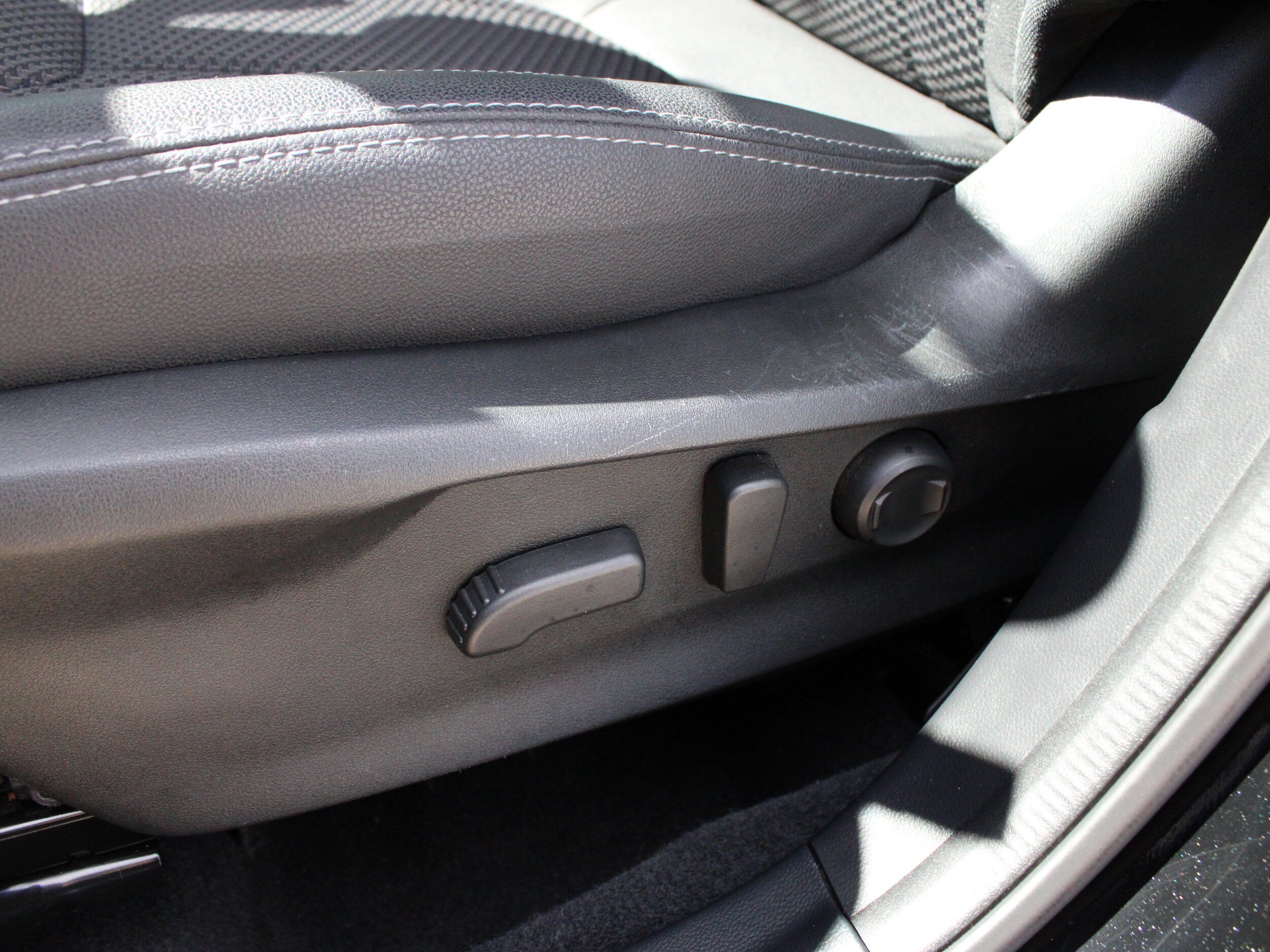 Used 2024 Subaru Forester Premium AWD/4WD image 34