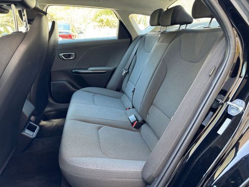 Used 2025 Kia K4 LXS image 37