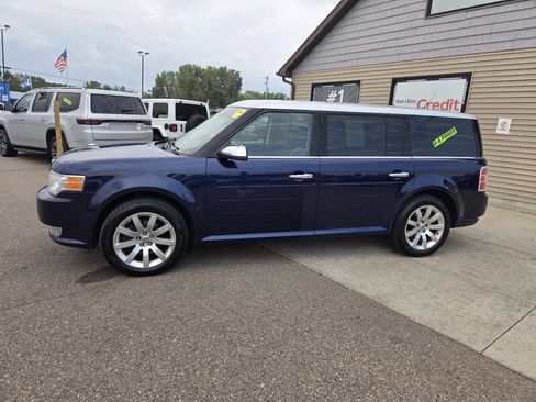 Used 2011 Ford Flex Limited w/ Class III Trailer Tow Pkg image 8
