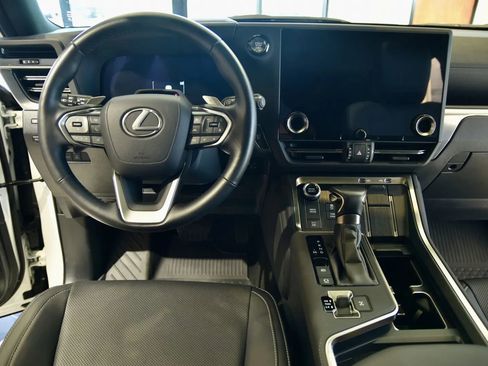 Used 2024 Lexus GX 550 image 13