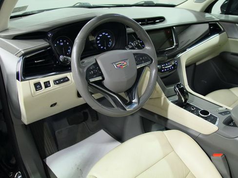 Used 2022 Cadillac XT6 Premium Luxury w/ Technology Package AWD/4WD image 18