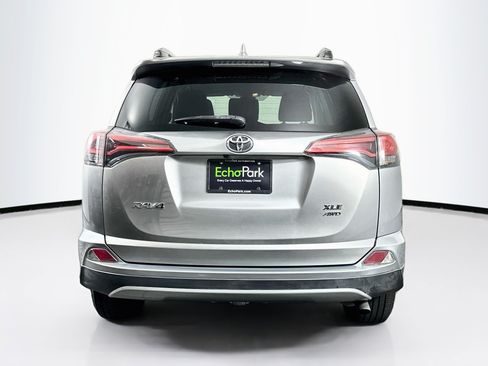 Used 2018 Toyota RAV4 XLE w/ Plus Extra Value Package AWD/4WD image 7