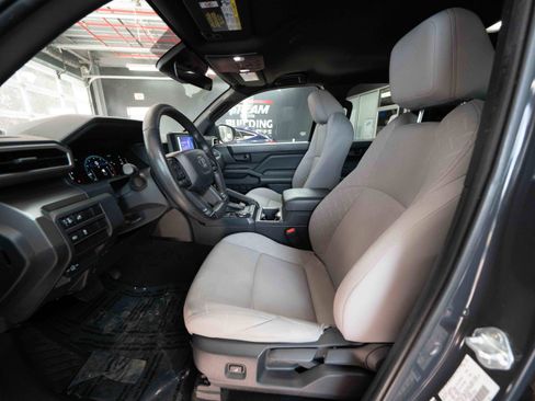 Used 2024 Toyota Tacoma SR5 image 9