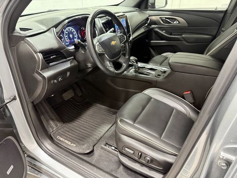 Used 2023 Chevrolet Traverse Premier image 10