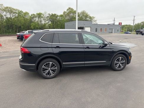 Used 2018 Volkswagen Tiguan SEL AWD/4WD image 13