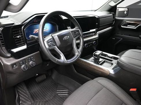Used 2024 Chevrolet Silverado 1500 RST AWD/4WD image 5