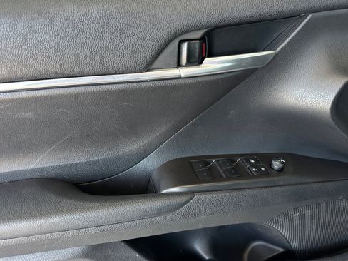 Used 2024 Toyota Camry SE FWD image 12