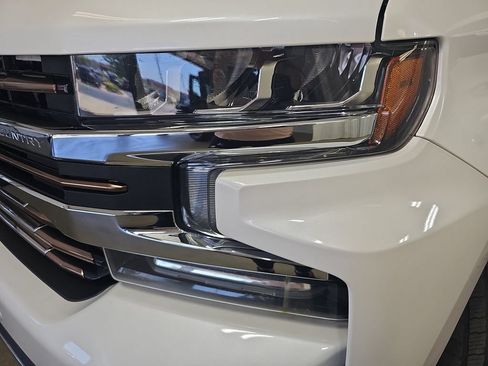 Certified 2020 Chevrolet Silverado 1500 High Country w/ Technology Package AWD/4WD image 37