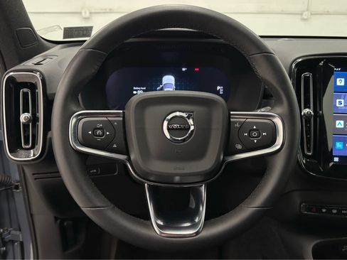 Used 2023 Volvo XC40 Recharge Plus w/ Protection Package Premier image 24
