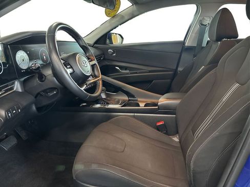 Certified 2023 Hyundai Elantra SEL w/ Convenience Package image 9