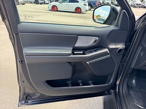 Used 2025 Ford Expedition Active image 13