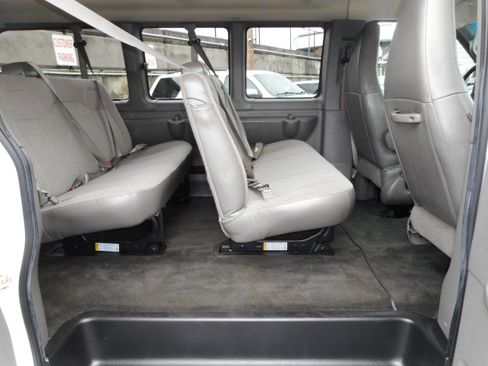 Used 2017 Chevrolet Express 3500 LT w/ LT Preferred Equipment Group image 21