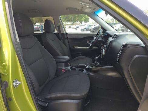 Used 2017 Kia Soul FWD image 14