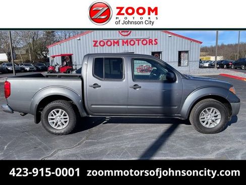Used 2019 Nissan Frontier SV image 1