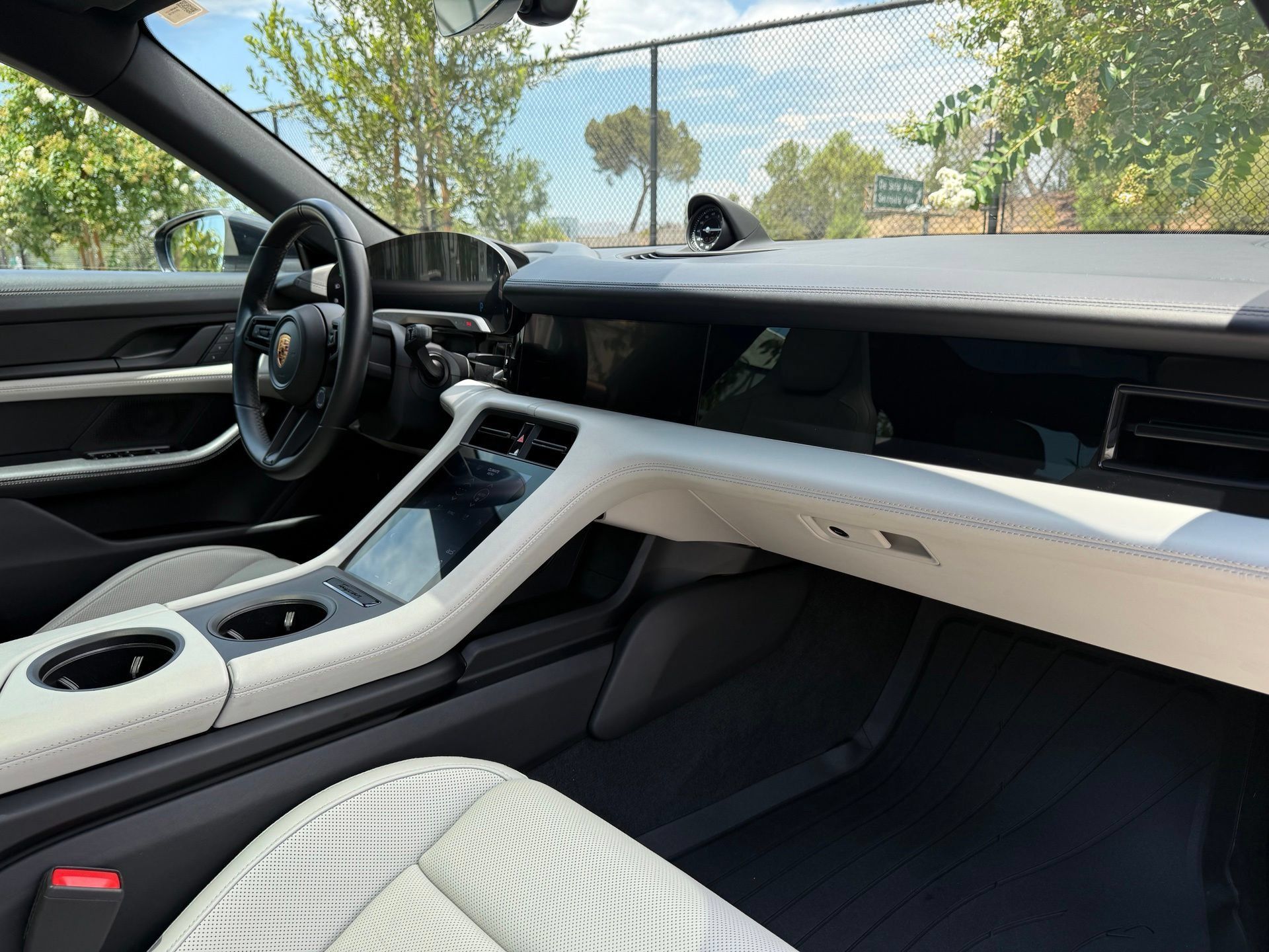Certified 2023 Porsche Taycan 4S w/ Premium Package AWD/4WD image 26