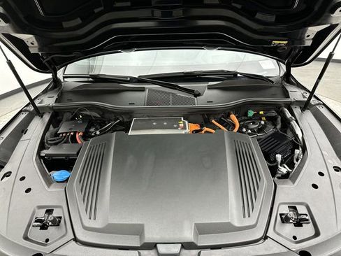 Used 2024 Audi Q8 e-tron Prestige w/ Prestige Package image 26