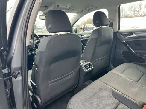 Used 2018 Volkswagen Golf S image 16