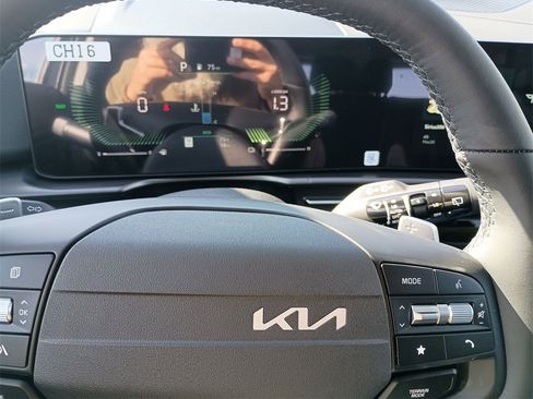 New 2026 Kia Sportage EX w/ EX Panoramic Sunroof Package image 21