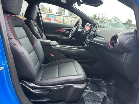 Used 2025 Chevrolet Equinox EV RS w/ LPO, All-Weather Mat Package image 10