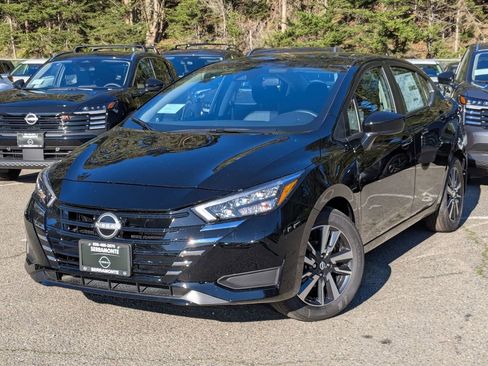 New 2025 Nissan Versa SV image 2