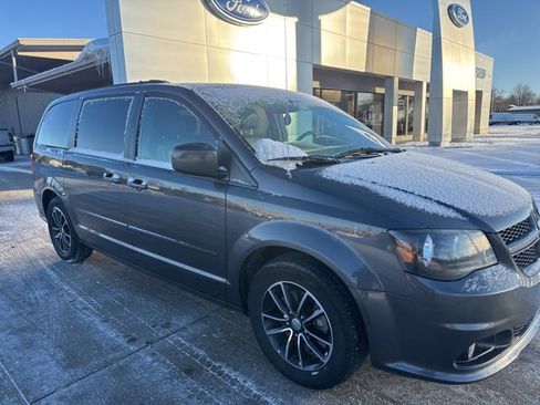 Used 2017 Dodge Grand Caravan GT image 9